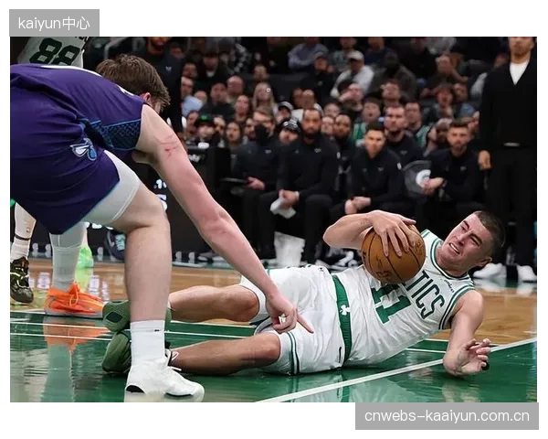 凯尔特人核心球员关键时刻效率不佳，导致球队在首轮被76人翻盘。